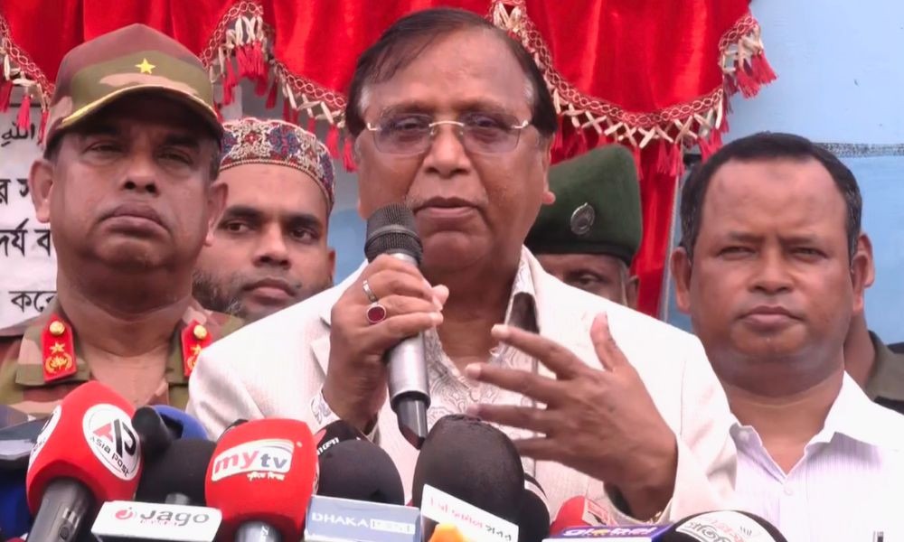 ফুটপাতের ব্যবসায়ীদের লাইসেন্স দেবে সরকার: ডিএসসিসি প্রশাসক