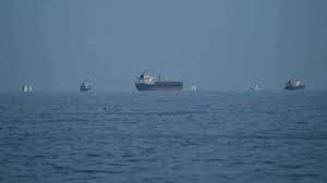 মার্কিন অবরোধ অব্যাহত থাকলে ফের হরমুজ বন্ধের হুমকি ইরানের