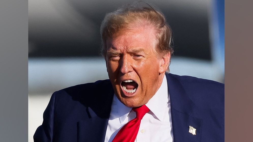 ইরানে যুদ্ধবিমান ভূপাতিত হওয়ার পর কয়েক ঘণ্টা চিৎকার করেন ট্রাম্প!