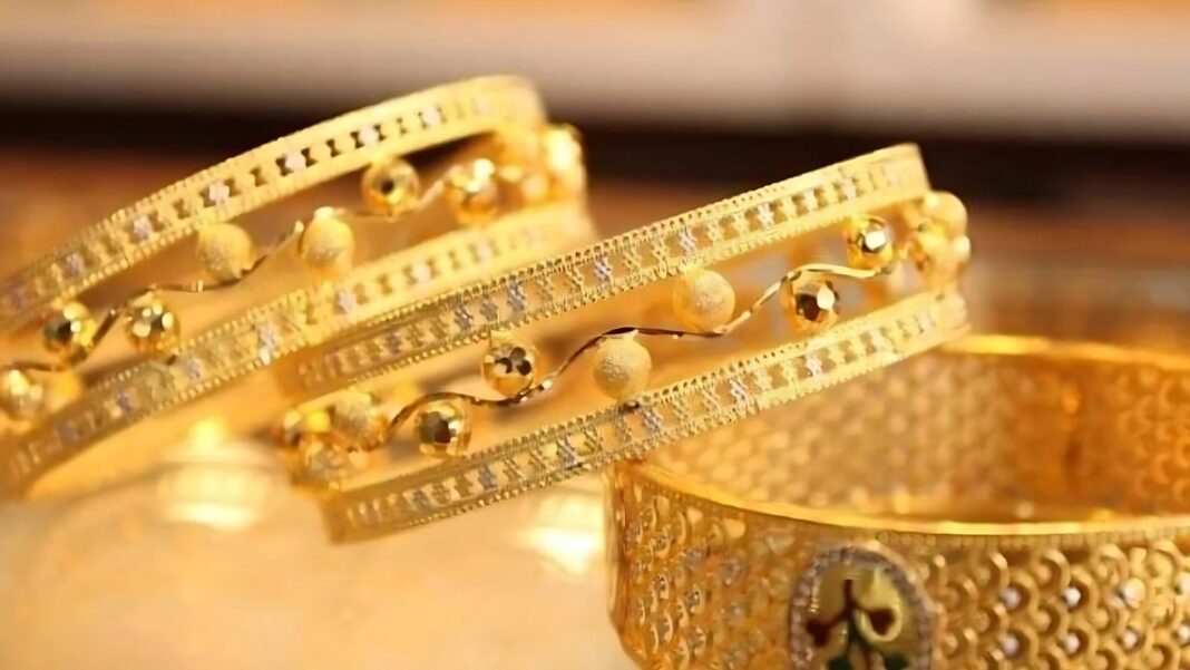 স্বর্ণের দাম ভরিতে কমলো ৩ হাজার ২৬৬ টাকা
