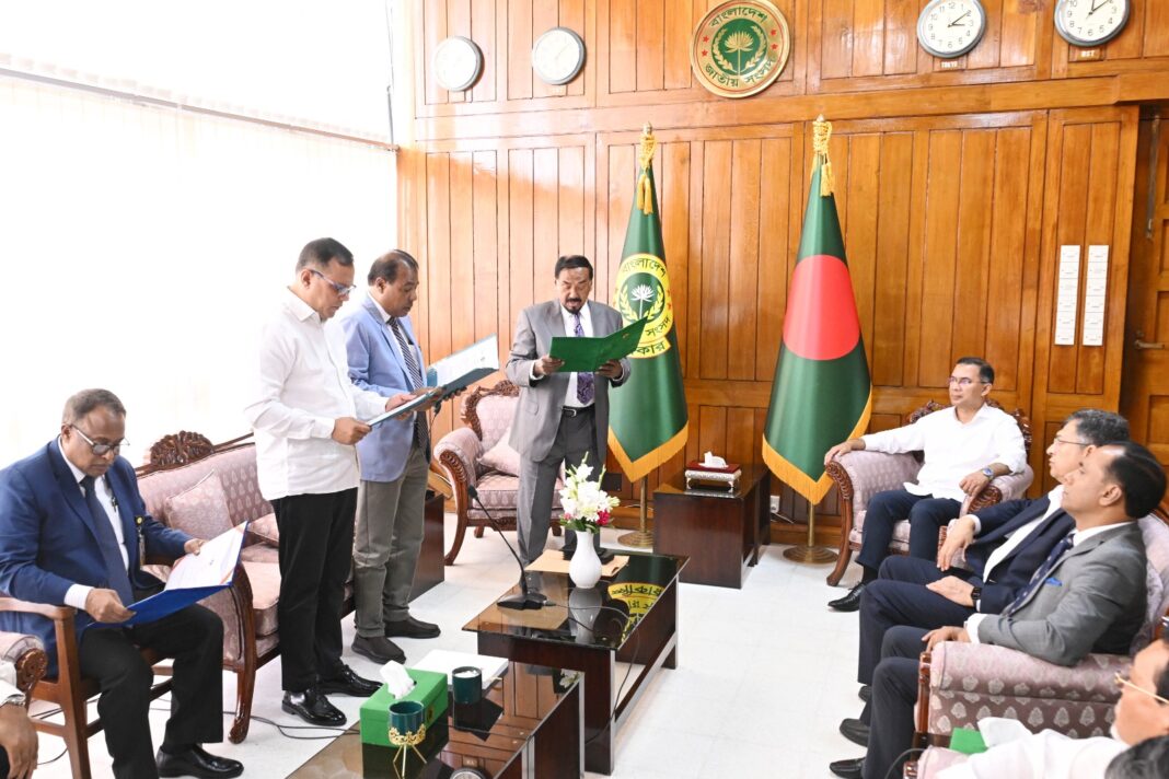 শপথ নিলেন নবনির্বাচিত দুই সংসদ সদস্য