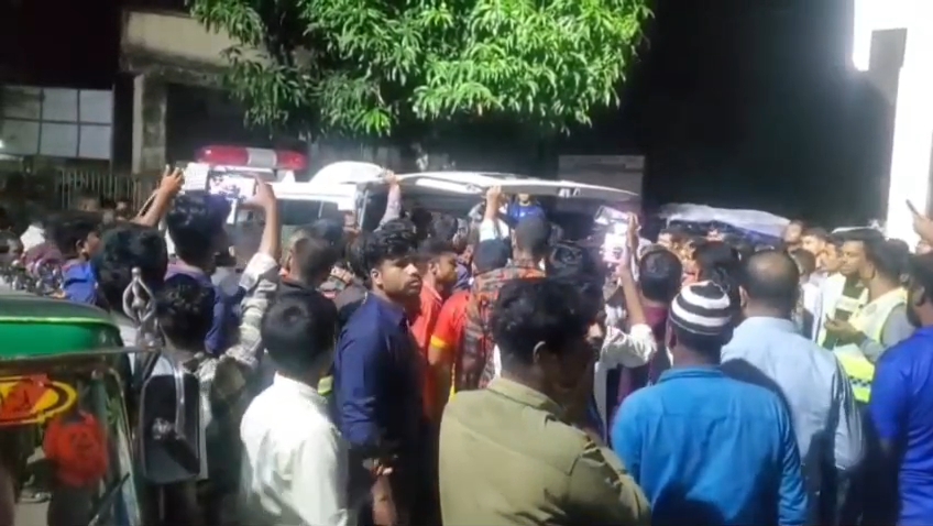 কুড়িগ্রামে ট্রাক-মাইক্রোবাস সংঘর্ষে শিশুসহ নিহত ৩, আহত আরও ১১