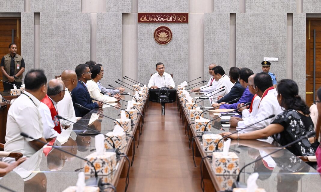 প্রধানমন্ত্রীর সঙ্গে প্রোটেস্ট্যান্ট চার্চ নেতাদের শুভেচ্ছা বিনিময়