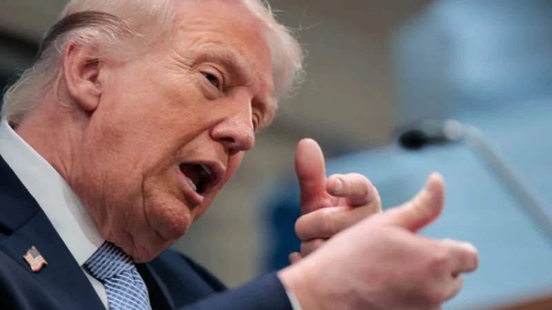 চুক্তি না হলে সেনা মোতায়েন থাকবে, ইরানে বড় হামলা হবে: ট্রাম্প