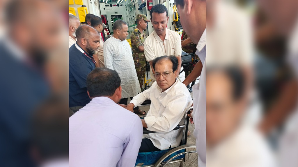অসুস্থ ত্রাণমন্ত্রী, এয়ার অ্যাম্বুলেন্সে আনা হচ্ছে ঢাকায়
