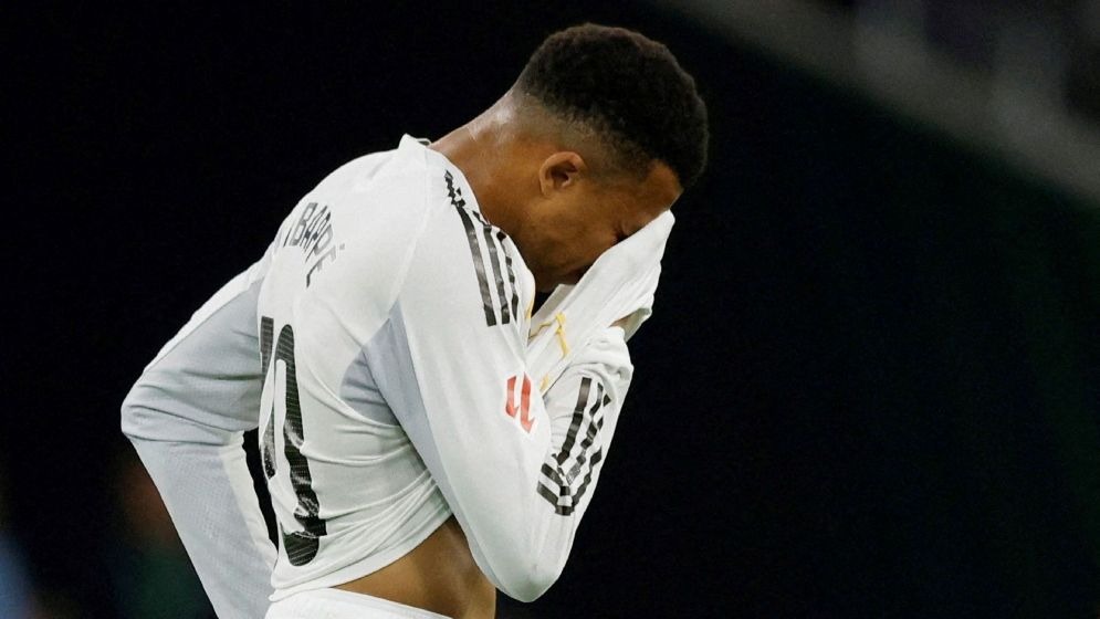 বিশ্বকাপের ঠিক আগে বড় ধাক্কা, চোটে পড়লেন এমবাপ্পে