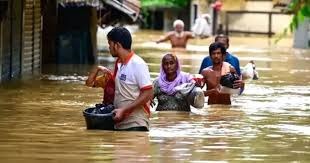 দেশজুড়ে টানা বৃষ্টি, ৫ জেলায় বন্যার শঙ্কা