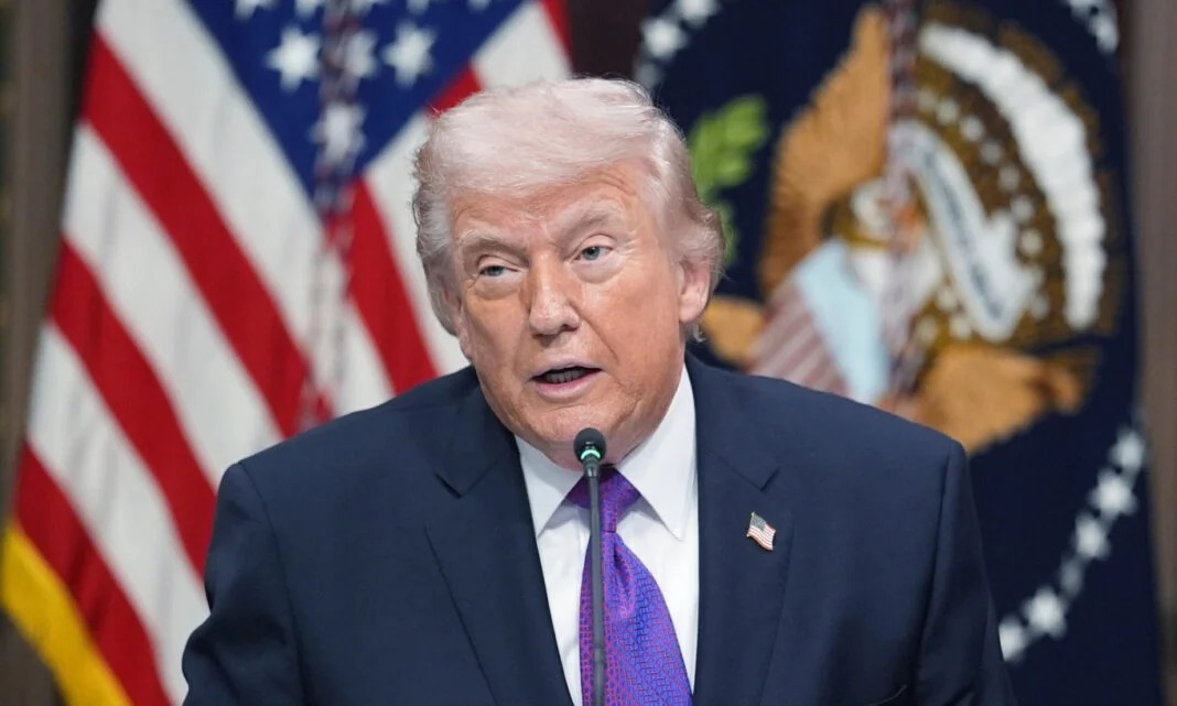 বুধবারের মধ্যে চুক্তি না করলে ইরানে আবার হামলা শুরু: ট্রাম্প