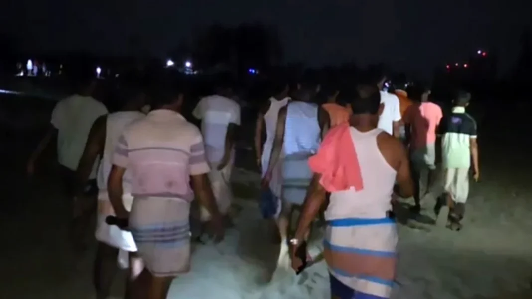 আরাকান আর্মির হাত থেকে মুক্তি পেলো ১৪ জেলে