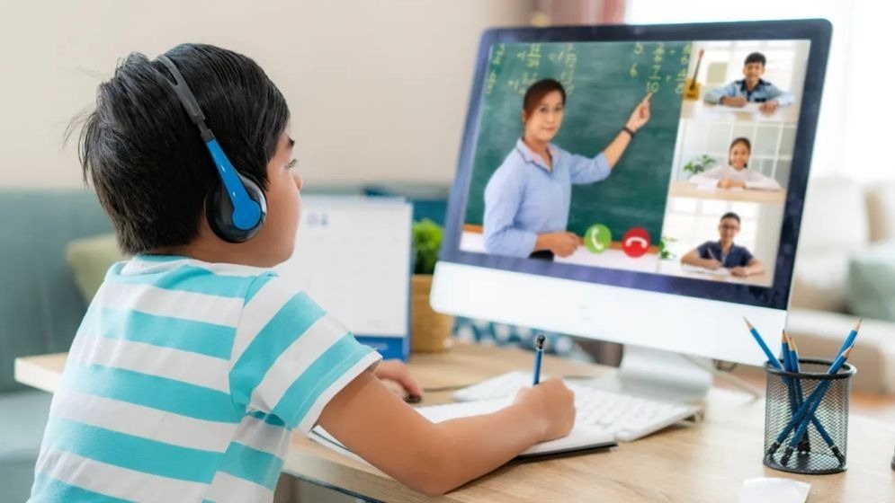 কিছু শিক্ষাপ্রতিষ্ঠানে অনলাইন ক্লাস শুরু