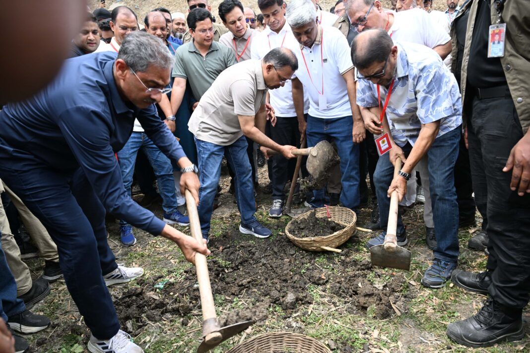 বাবার স্মৃতি বিজড়িত শার্শার উলসী খাল পুনঃখনন করলেন প্রধানমন্ত্রী