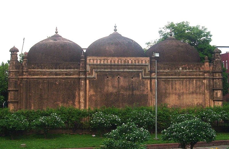 ঢাকায় ৩৪৬ বছর ধরে দাঁড়িয়ে আছে খাজা শাহবাজের কীর্তি