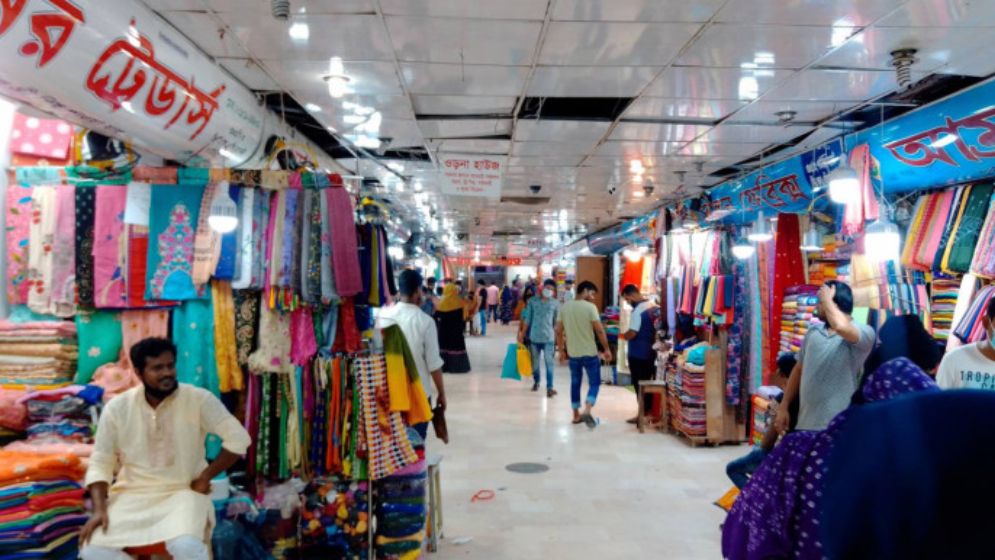 সারা দেশে রাত ৮টার মধ্যে দোকান-শপিংমল বন্ধের সিদ্ধান্ত