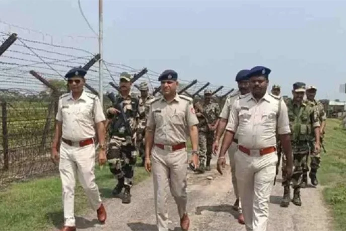 সীমান্তে কাঁটাতারের বেড়া নির্মাণের মাঠজরিপ শুরু পশ্চিমবঙ্গের