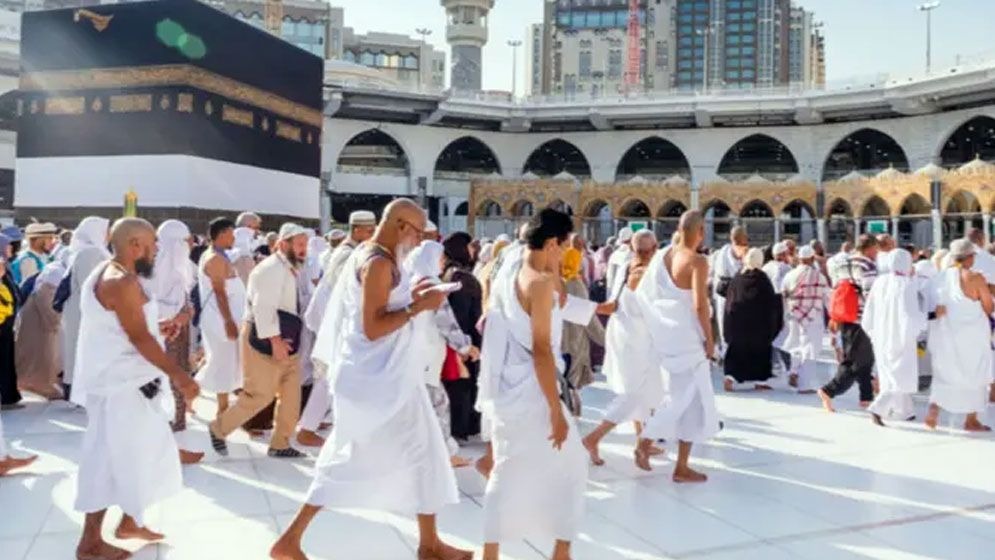 সূর্যোদয় ও সূর্যাস্তের সময় কি তাওয়াফ করা নিষিদ্ধ?