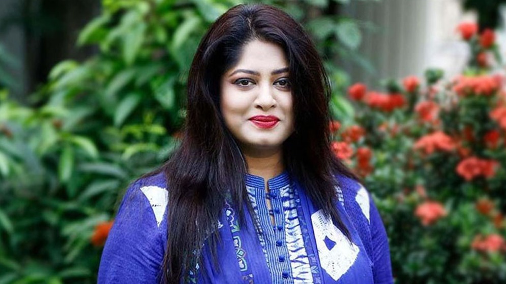 ‘কন্ট্র্যাক্ট ম্যারেজ’ দিয়ে ফিরছেন মৌসুমী