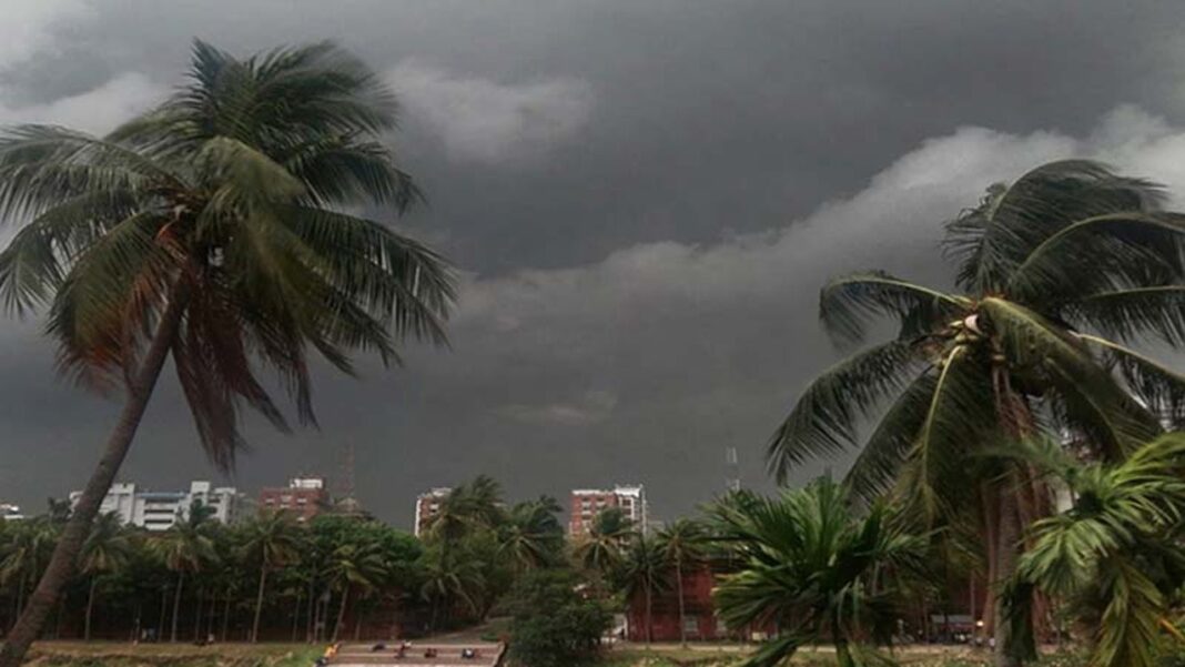 সারাদেশে বজ্রসহ বৃষ্টির আভাস