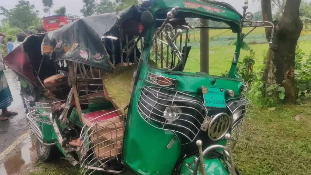 বাস-সিএনজি সংঘর্ষে নিহত ২