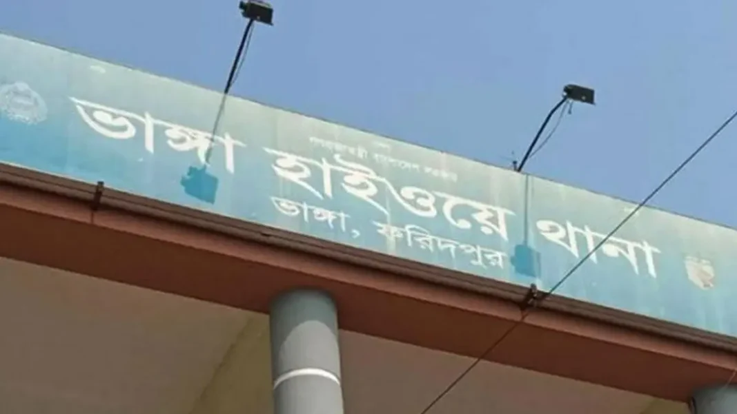 ফরিদপুরে বাস-অ্যাম্বুলেন্সের মুখোমুখি সংঘর্ষে নিহত ৫