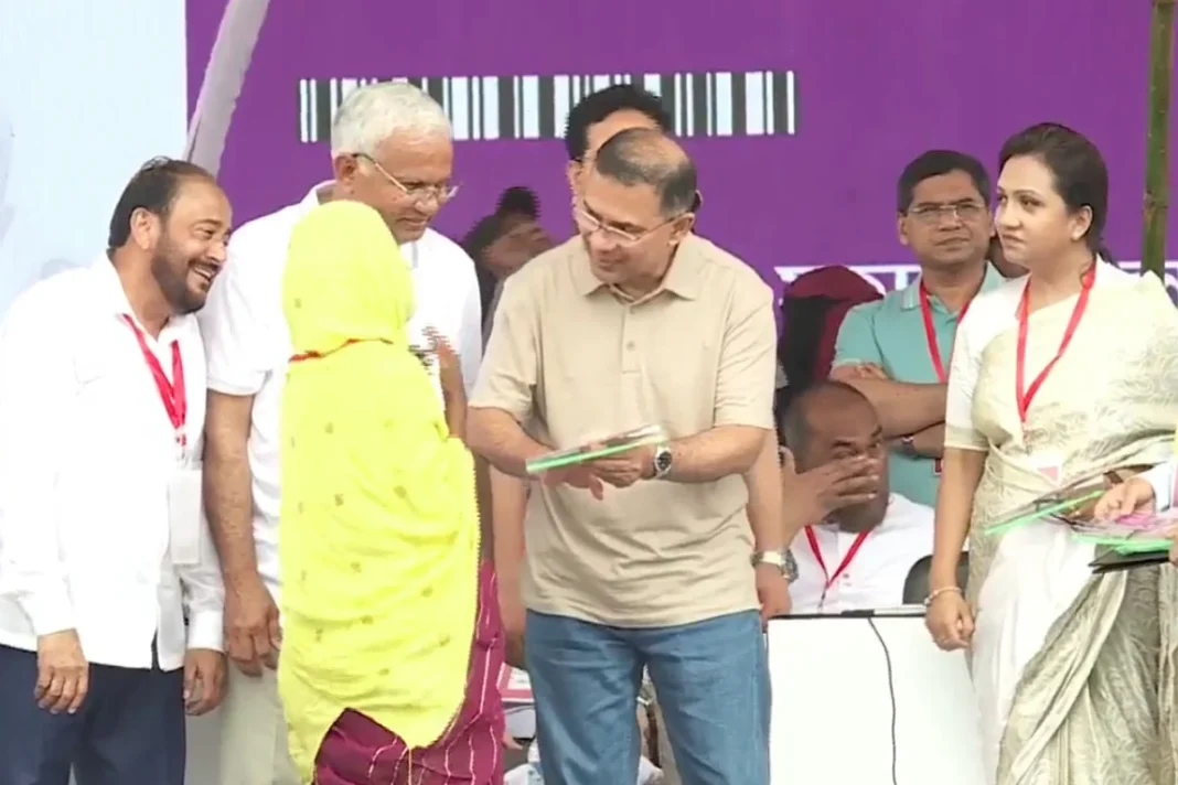 শ্রীমঙ্গলে ফ্যামিলি কার্ড বিতরণ করেছেন প্রধানমন্ত্রী