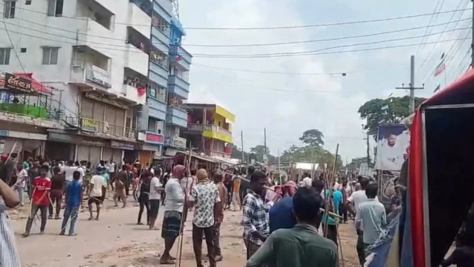 ব্রাহ্মণবাড়িয়ায় সুদের টাকা নিয়ে তৃতীয় দিনের মতো সংঘর্ষ, আহত ২০