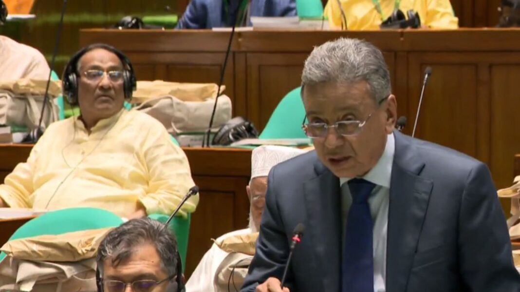 জাতীয় সংসদে বাজেট পেশ করছেন অর্থমন্ত্রী