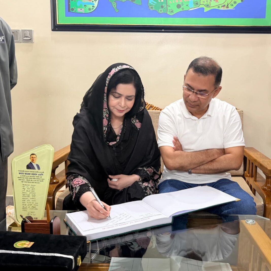 সহধর্মিণীকে নিয়ে ডুলাহাজারা সাফারি পার্কে প্রধানমন্ত্রী