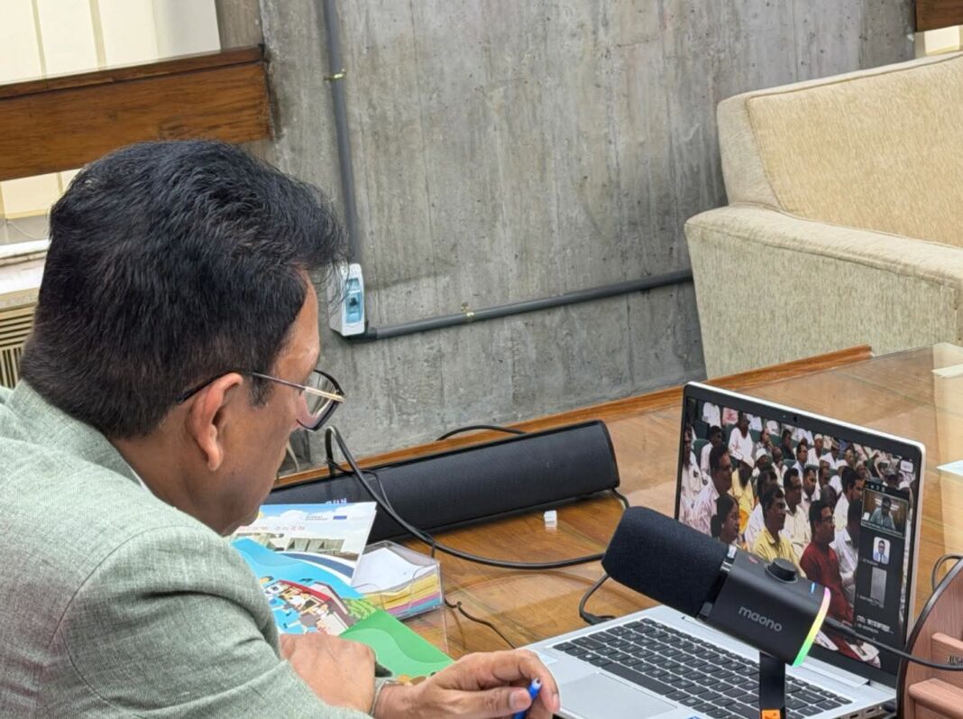 রাজশাহী শিক্ষা বোর্ডের কর্মকর্তাদের সঙ্গে শিক্ষামন্ত্রীর মতবিনিময়