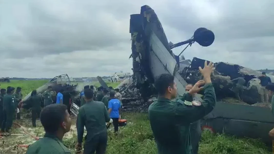 ভারতের আসামে বিমানবাহিনীর এএন-৩২ বিধ্বস্ত, ঘাঁটির ভেতরেই আগুন