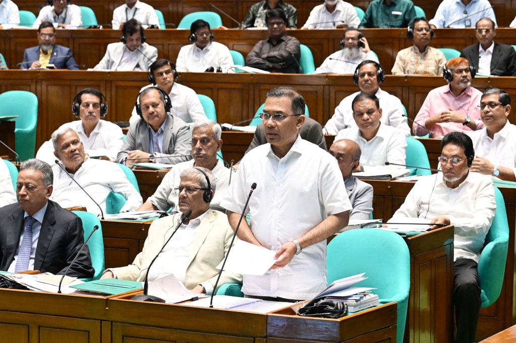 কালো টাকা সাদা করার বিধান প্রত্যাহারসহ বিভিন্ন খাতে কর কমানোর আহ্বান প্রধানমন্ত্রীর