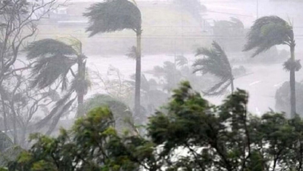 সন্ধ্যার মধ্যে ১১ জেলায় ঝড়ের আভাস, নদীবন্দরে সতর্কবার্তা