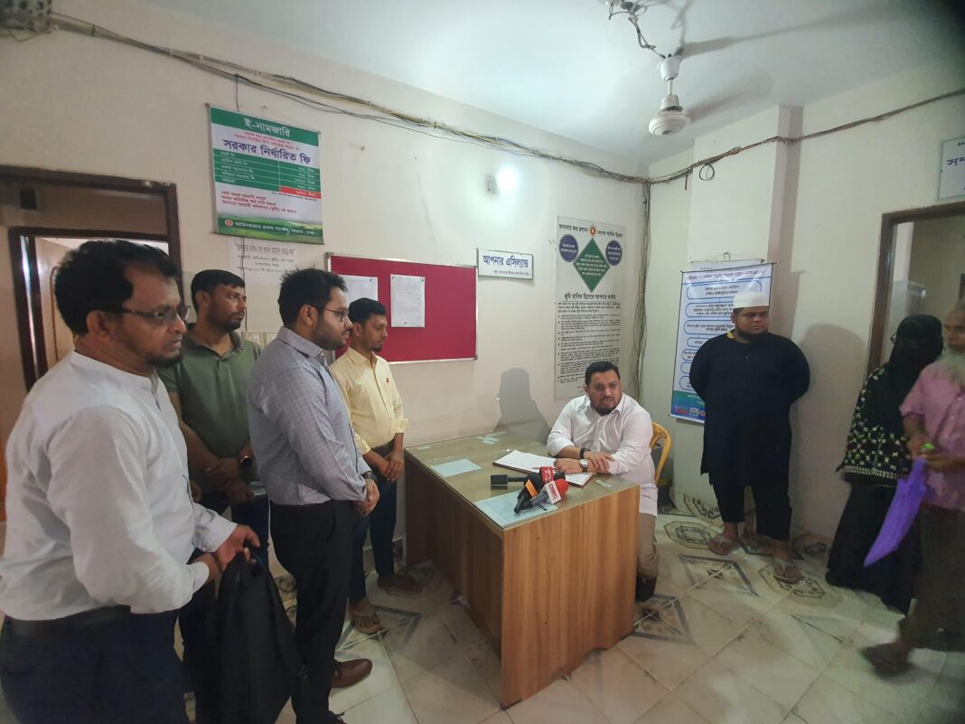 আমিনবাজার ও আশুলিয়া রাজস্ব সার্কেলে আকস্মিক পরিদর্শনে ভূমি প্রতিমন্ত্রী
