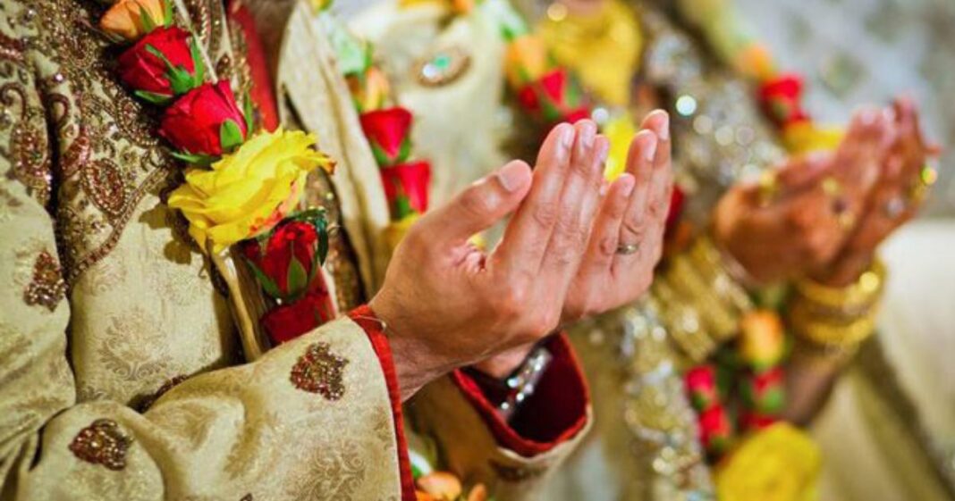 বিয়ের অনুষ্ঠানে মসজিদে খেজুর ছিটানো যাবে কি