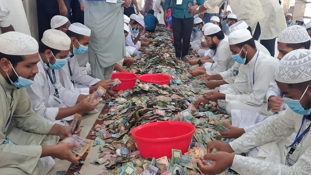পাগলা মসজিদের দানবাক্সে মিলল ৪৩ বস্তা টাকা