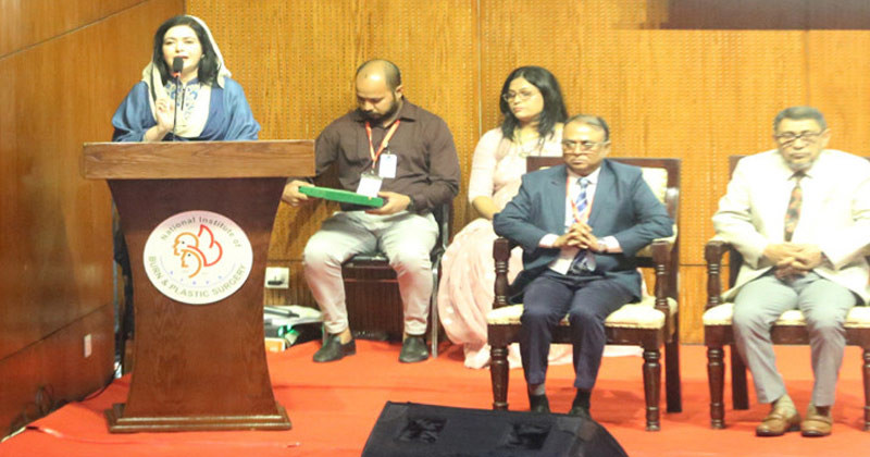 মাইলস্টোন ট্র্যাজেডি: ক্ষতিগ্রস্তদের পাশে দাঁড়ানোই মানবতার শ্রেষ্ঠ প্রকাশ : জুবাইদা রহমান মাইলস্টোন ট্র্যাজেডি: ক্ষতিগ্রস্তদের পাশে দাঁড়ানোই মানবতার শ্রেষ্ঠ প্রকাশ : জুবাইদা রহমান