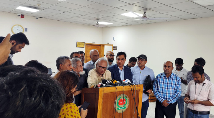 নির্বাচন কে করবে, না করবে এটা আদালত ও ইসির বিষয়: রিজভী নির্বাচন কে করবে, না করবে এটা আদালত ও ইসির বিষয়: রিজভী