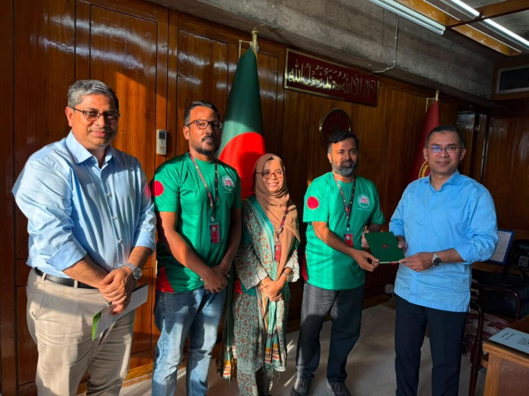 প্রধানমন্ত্রীর সঙ্গে বিডি ক্লিন প্রতিনিধিদলের সৌজন্য সাক্ষাৎ প্রধানমন্ত্রীর সঙ্গে বিডি ক্লিন প্রতিনিধিদলের সৌজন্য সাক্ষাৎ