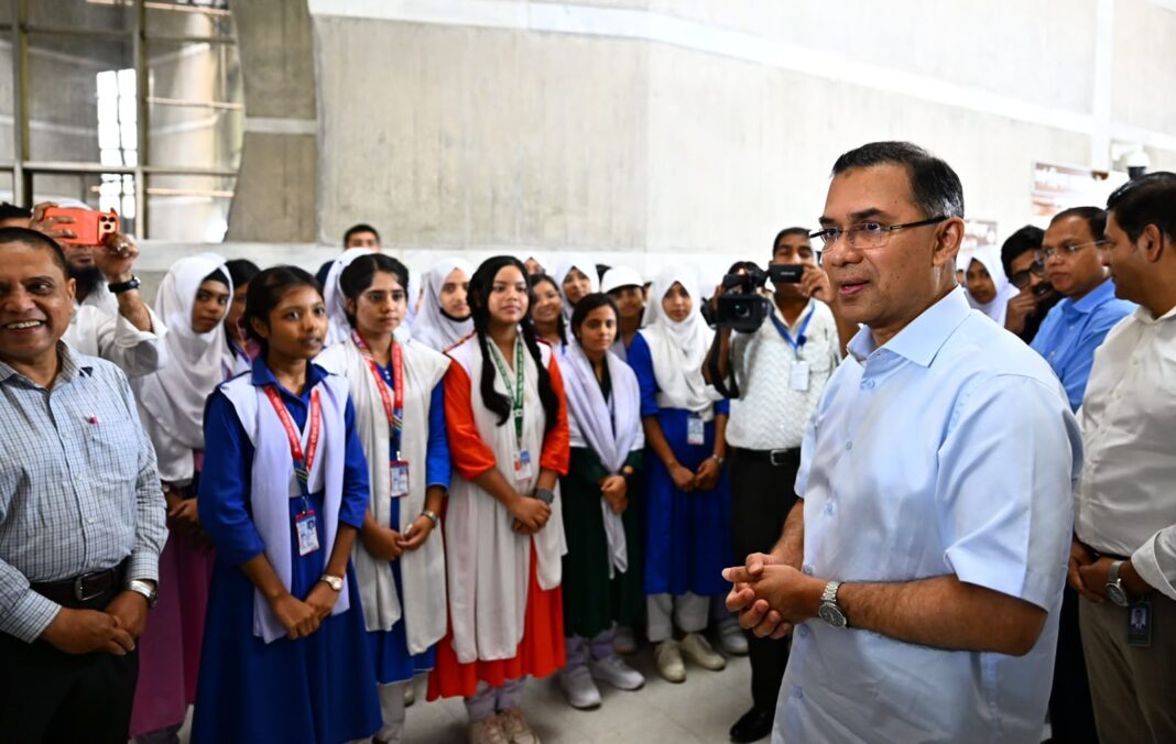 সংসদ অধিবেশন দেখতে আসা শিক্ষক ও শিক্ষার্থীদের সঙ্গে সাক্ষাৎ করেছেন প্রধানমন্ত্রী তারেক রহমান। শিক্ষক ও শিক্ষার্থীদের সঙ্গে সাক্ষাৎ করেছেন প্রধানমন্ত্রী তারেক রহমান।