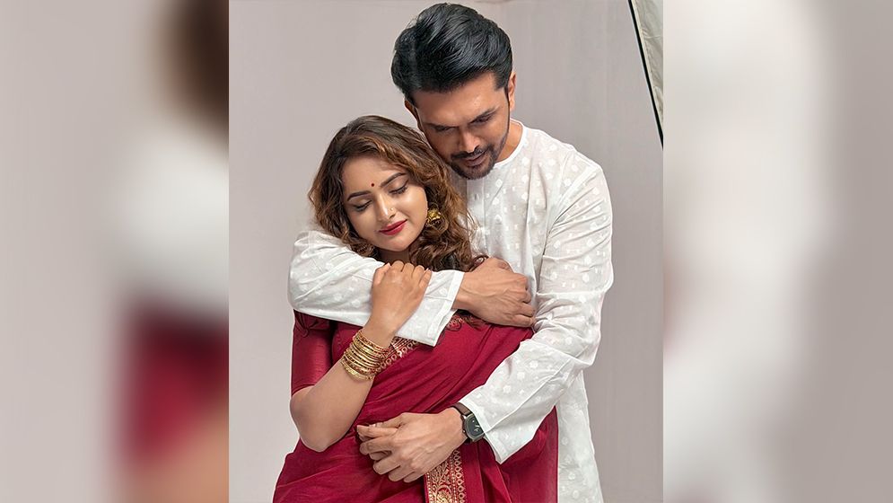 ‘হ্যাপিলি ম্যারিড’ লিখে কেয়া পায়েলের ফেসবুক পোস্ট ‘হ্যাপিলি ম্যারিড’ লিখে কেয়া পায়েলের ফেসবুক পোস্ট