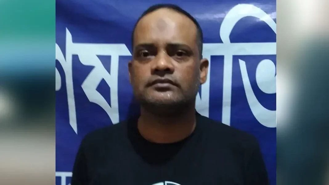 জুলাই স্মৃতি স্তম্ভে আগুন দেওয়ার চেষ্টা, খাগড়াছড়িতে ছাত্রলীগ নেতা আটক