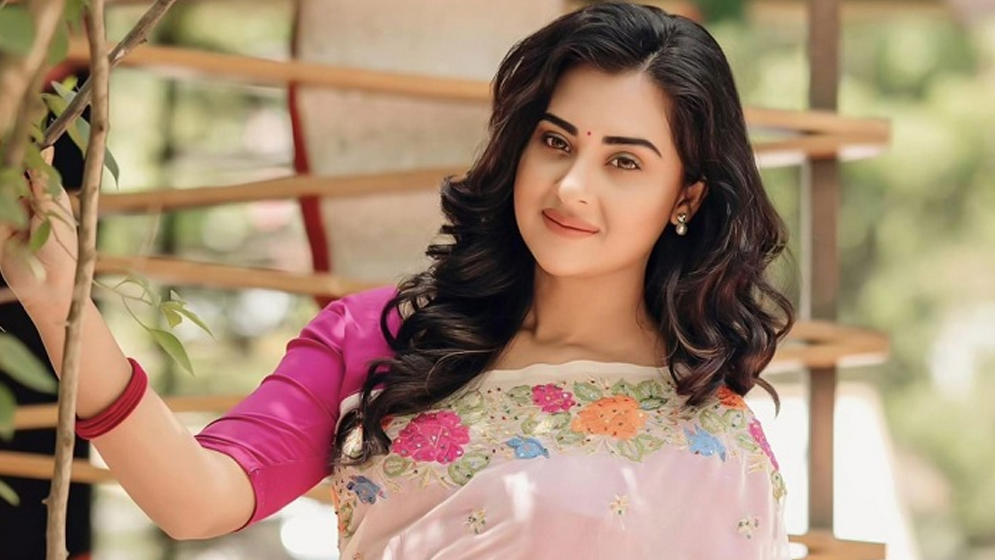 বিরতি কাটিয়ে আবারও ক্যামেরার সামনে ফিরতে বুবলি বিরতি কাটিয়ে আবারও ক্যামেরার সামনে ফিরতে বুবলি