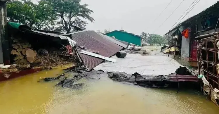 বন্যা ও পাহাড়ধসে পাঁচ জেলায় ৪৩ জনের মৃত্যু