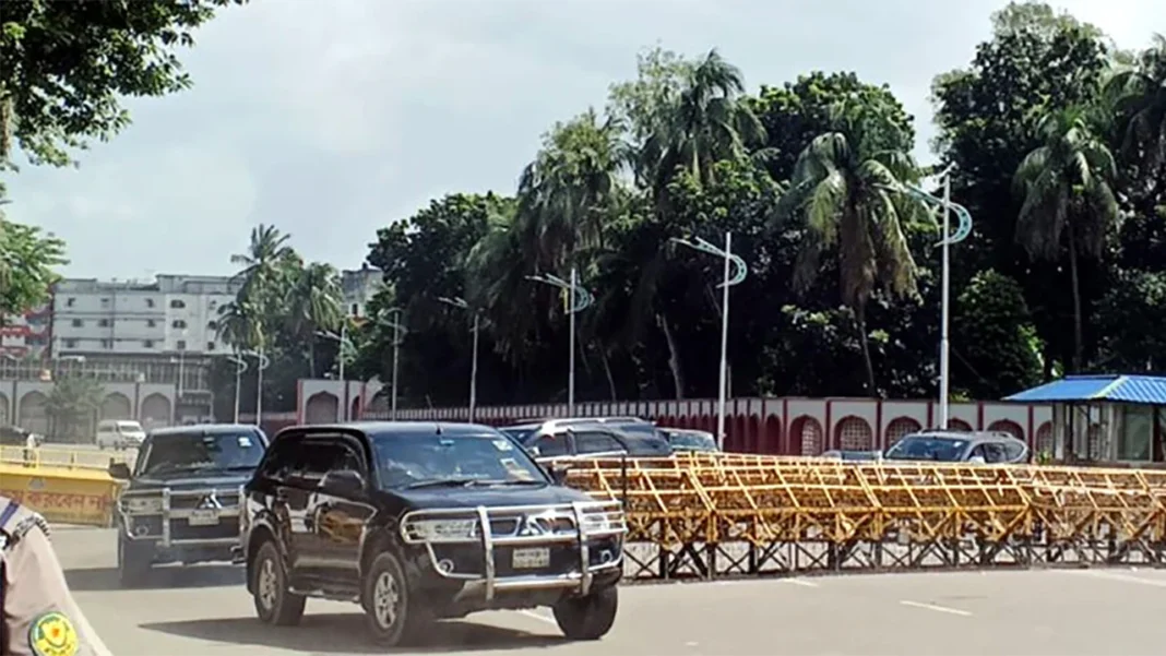 বঙ্গভবন ছাড়লেন সাবেক রাষ্ট্রপতি সাহাবুদ্দিন বঙ্গভবন ছাড়লেন সাবেক রাষ্ট্রপতি সাহাবুদ্দিন