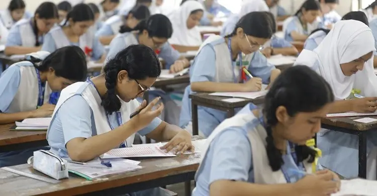 এসএসসির ফল ২০ জুলাই প্রকাশ হচ্ছে না, সম্ভাব্য সময় জানালো বোর্ড এসএসসির ফল ২০ জুলাই প্রকাশ হচ্ছে না, সম্ভাব্য সময় জানালো বোর্ড