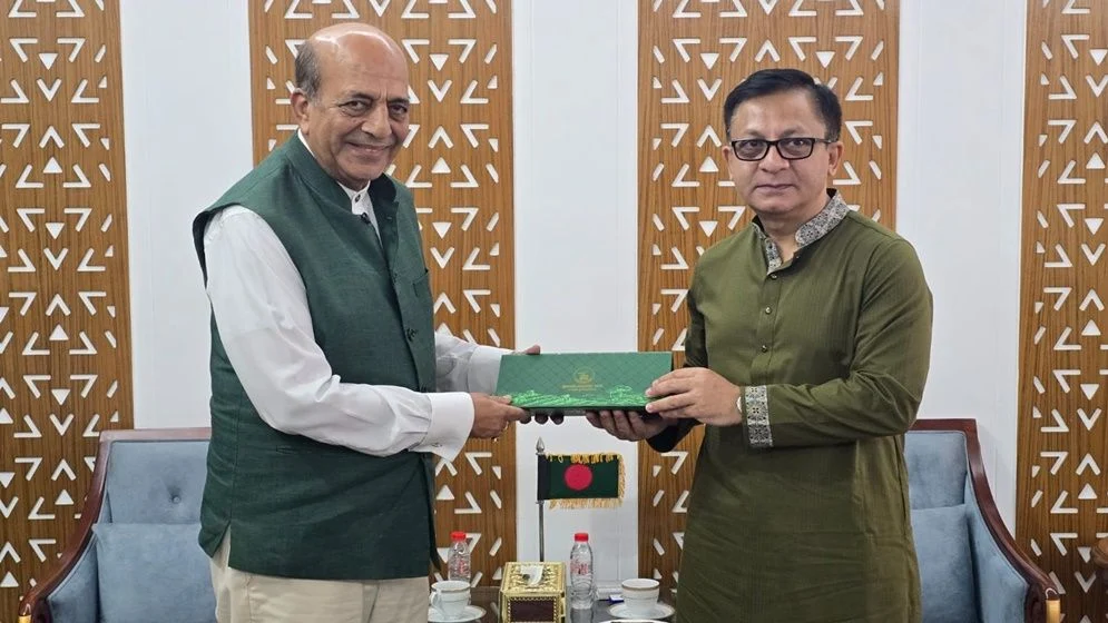বাংলাদেশ ও ভারতের মধ্যে বৈঠক: সুতা আমদানির ওপর নিষেধাজ্ঞা প্রত্যাহার ও সীমান্ত হাট চালুর উদ্যোগ সুতা আমদানির ওপর নিষেধাজ্ঞা প্রত্যাহার ও সীমান্ত হাট চালুর উদ্যোগ