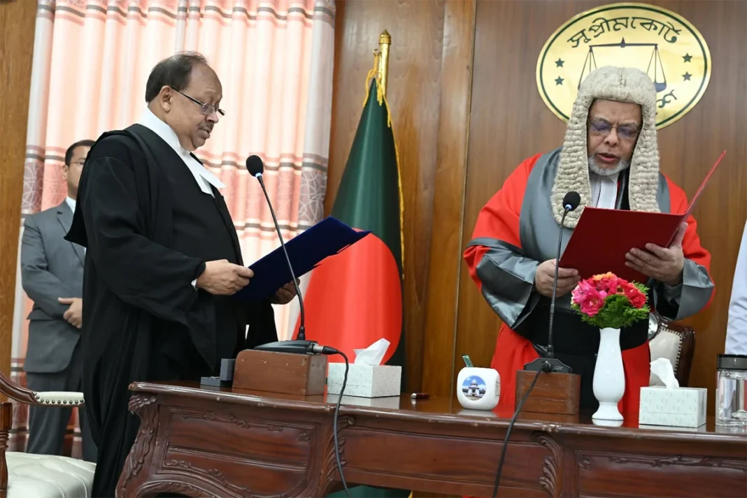 শপথ নিলেন আপিল বিভাগের নবনিযুক্ত বিচারপতি হাবিবুল গনি শপথ নিলেন আপিল বিভাগের নবনিযুক্ত বিচারপতি হাবিবুল গনি