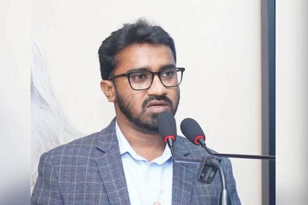 জামায়াত-আ. লীগ একতাবদ্ধ হয়ে মাঠে নামার প্রস্তুতি নিচ্ছে : রাশেদ খান জামায়াত-আ. লীগ একতাবদ্ধ হয়ে মাঠে নামার প্রস্তুতি নিচ্ছে : রাশেদ খান