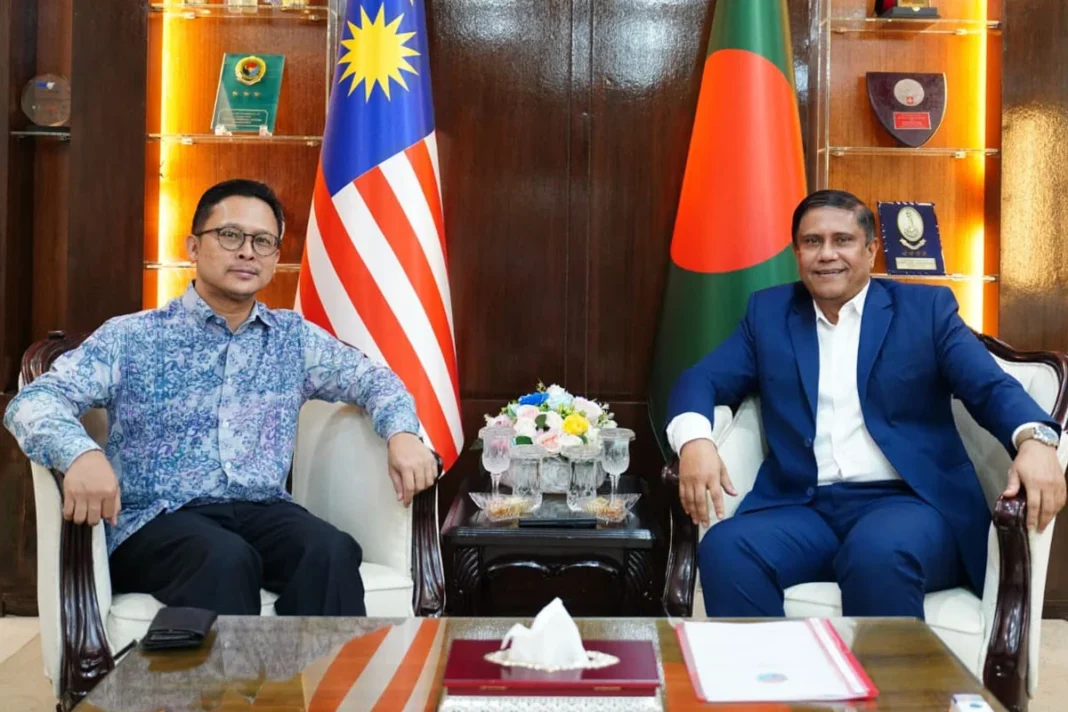 প্রধানমন্ত্রীর প্রতিরক্ষা উপদেষ্টার সঙ্গে মালয়েশিয়ার হাইকমিশনারের সৌজন্য সাক্ষাৎ প্রধানমন্ত্রীর প্রতিরক্ষা উপদেষ্টার সঙ্গে মালয়েশিয়ার হাইকমিশনারের সৌজন্য সাক্ষাৎ