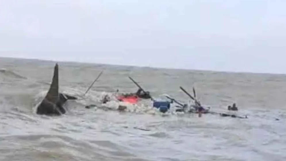 বঙ্গোপসাগরে ট্রলারডুবিতে নিখোঁজ ৫ জেলের লাশ উদ্ধার বঙ্গোপসাগরে ট্রলারডুবিতে নিখোঁজ ৫ জেলের লাশ উদ্ধার