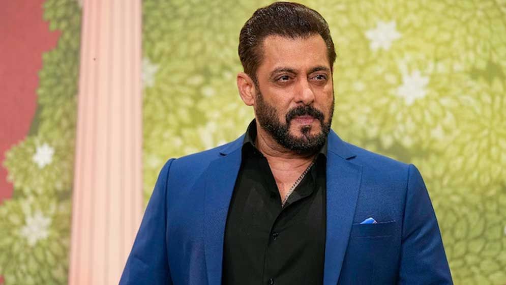 বন্যায় ক্ষতিগ্রস্ত ৫০০ পরিবারকে ঘর দিচ্ছেন সালমান খান বন্যায় ক্ষতিগ্রস্ত ৫০০ পরিবারকে ঘর দিচ্ছেন সালমান খান
